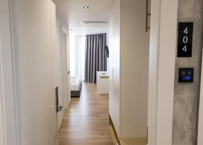 Hotell Mirage 4*