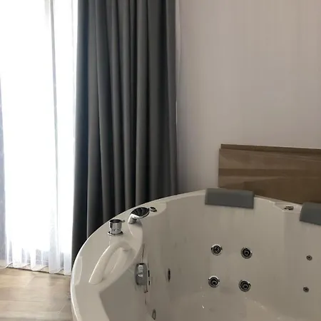 Mirage Golem (Tirana)