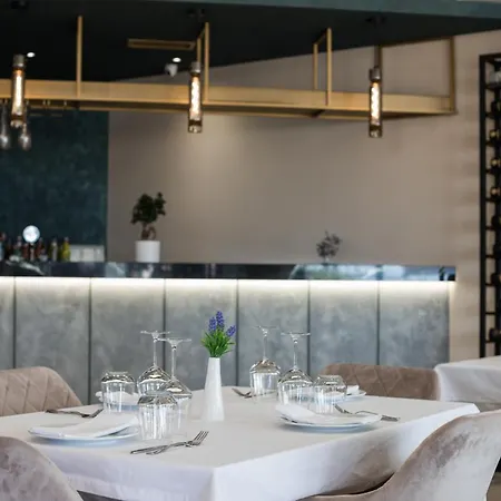 Hotell Mirage Golem (Tirana)