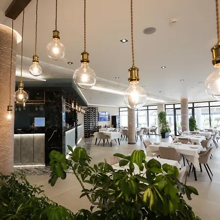 Mirage 4* Golem (Tirana)