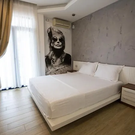 Hotell Mirage 4*