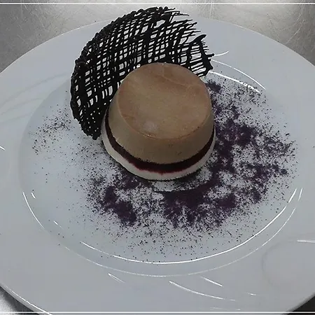 Hotell Mirage Golem (Tirana)