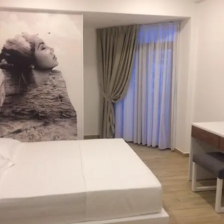 Hotell Mirage Golem (Tirana)