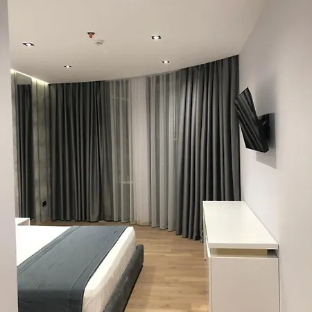 Mirage Golem (Tirana)